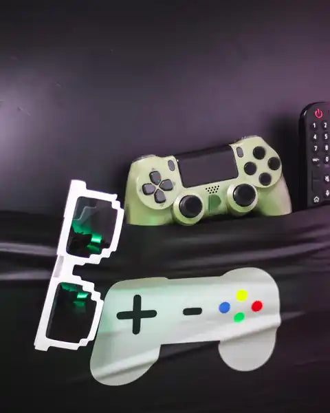 Controllers in Gaming Time side pocket